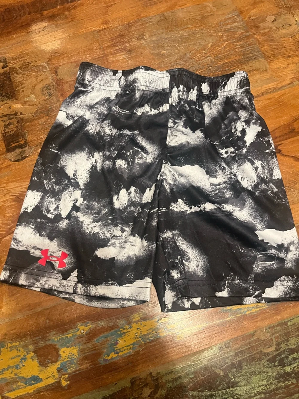 Under Armour red tee